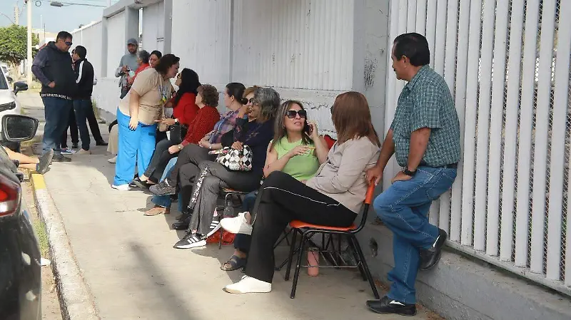 Trabajadores piden cambio de director en la Secundaria General Jaime Torres Bodet en Durango 